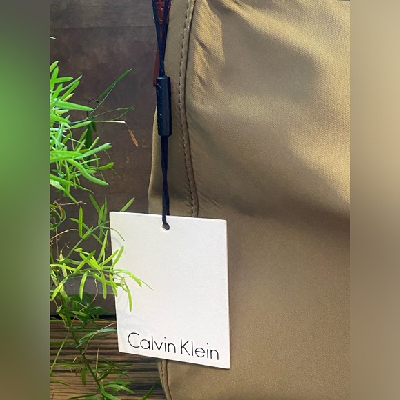 Calvin Klein NWT Khaki and Brown Women's Bag - Picture 4 of 10